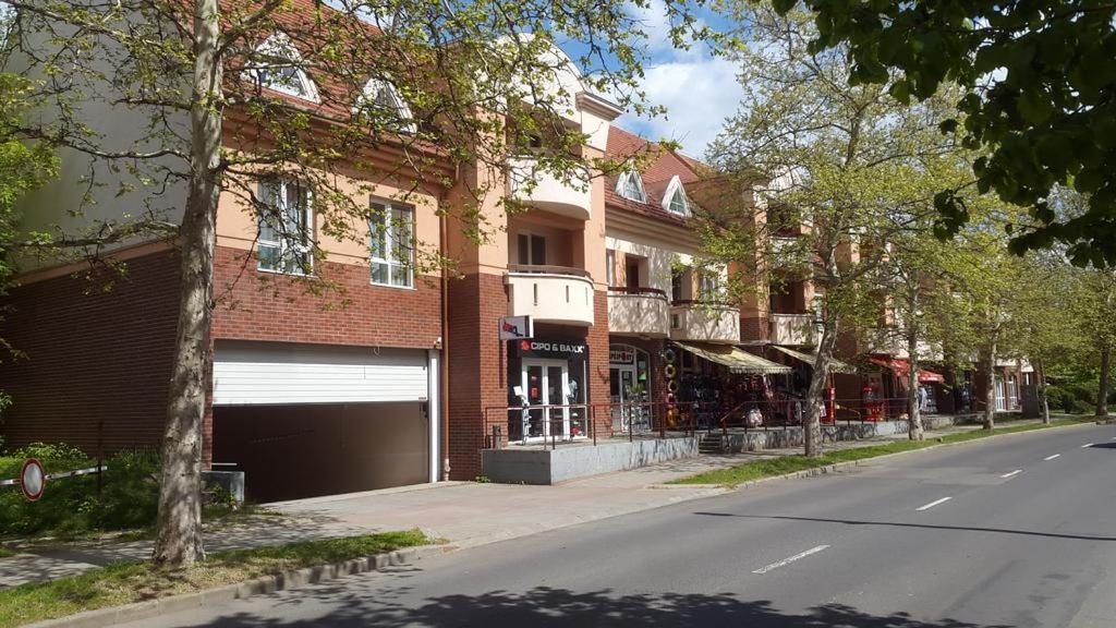 Lola Studio Apartman Hajdúszoboszló المظهر الخارجي الصورة