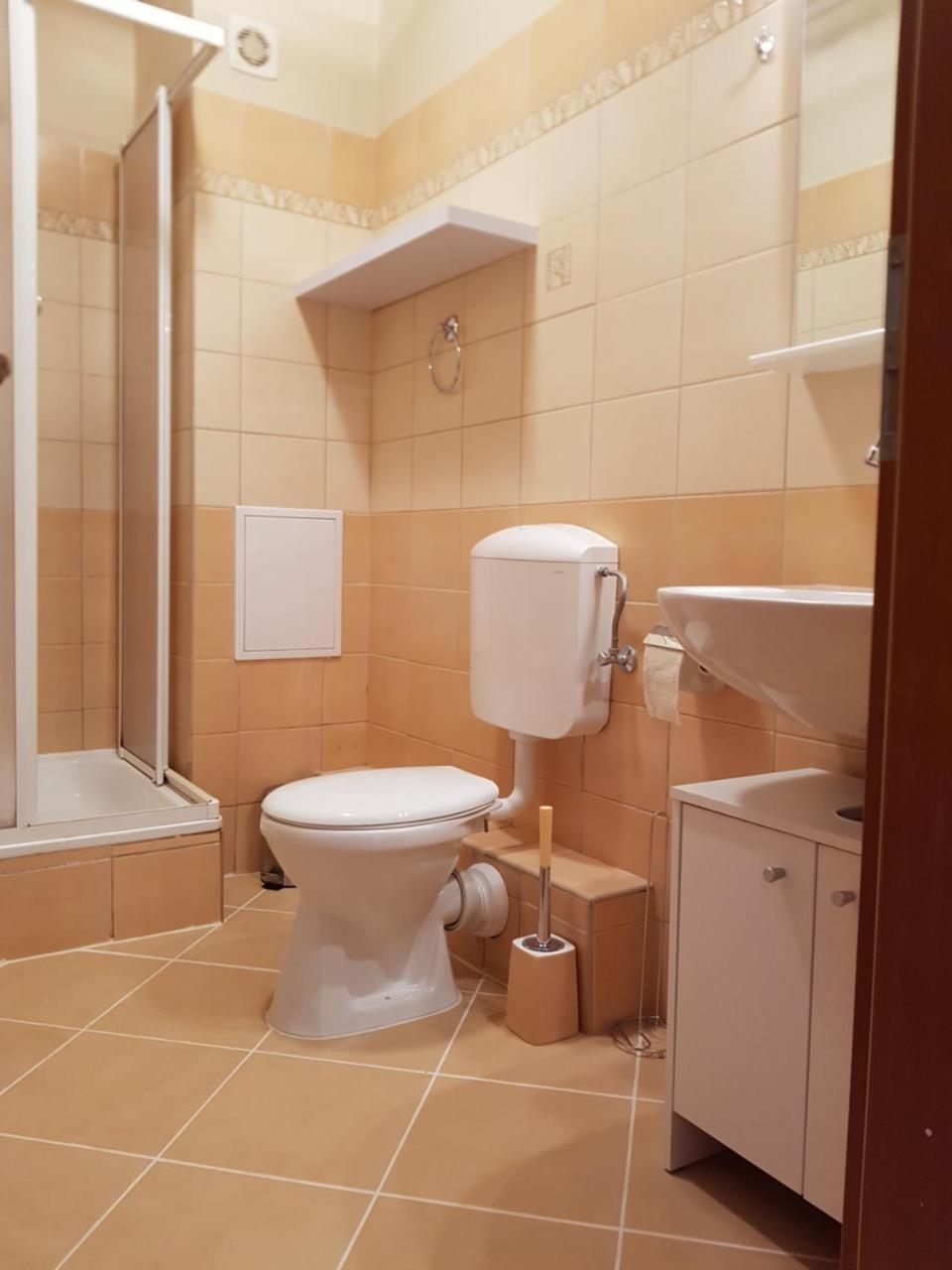 Lola Studio Apartman Hajdúszoboszló المظهر الخارجي الصورة
