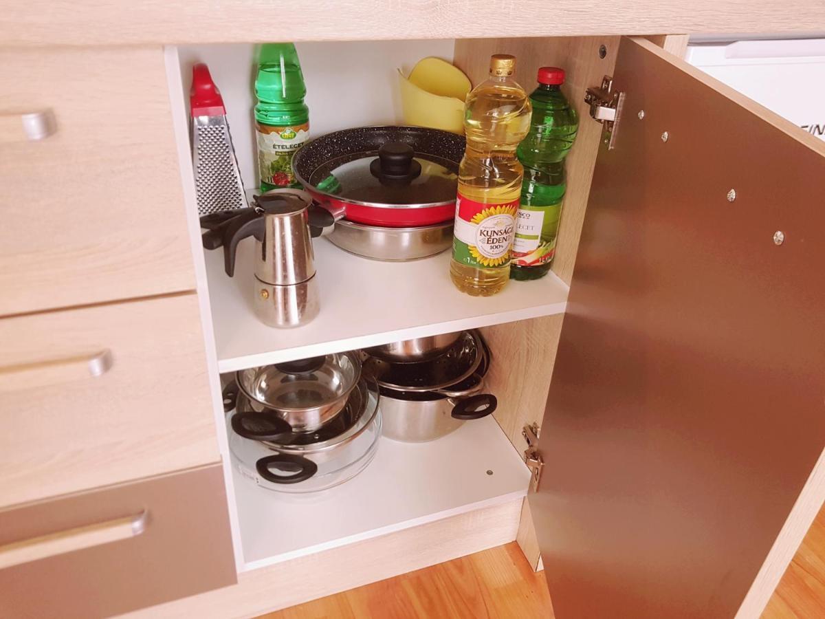Lola Studio Apartman Hajdúszoboszló المظهر الخارجي الصورة
